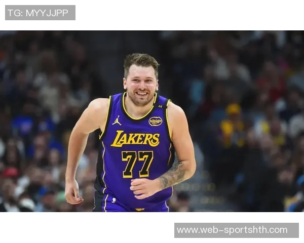 詹姆斯东契奇再显神威25分5篮板10助攻追平湖人传奇韦斯特与贝勒辉煌成就